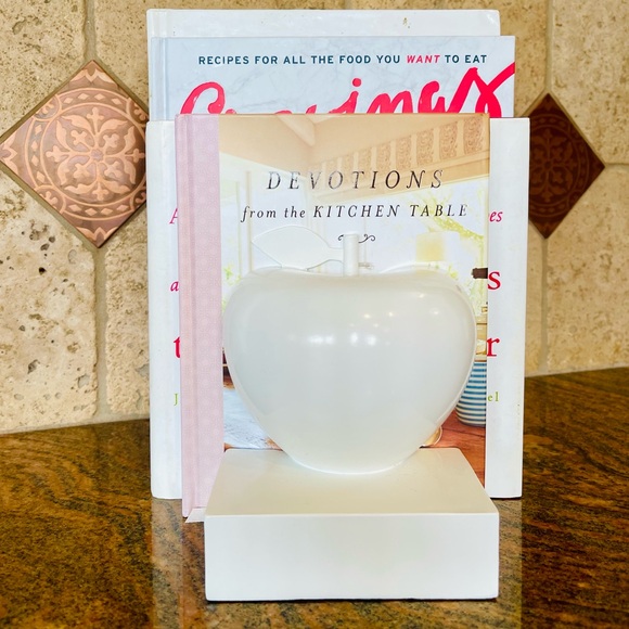 NEW! Happy Chic Jonathan Adler WHITE Apple Bookends NIB - Picture 15 of 17